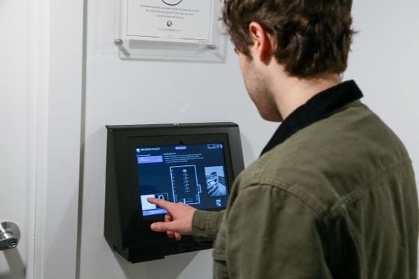New York City’s 210-220 E. 22nd Street Installs Position Imaging’s Smart Package Room